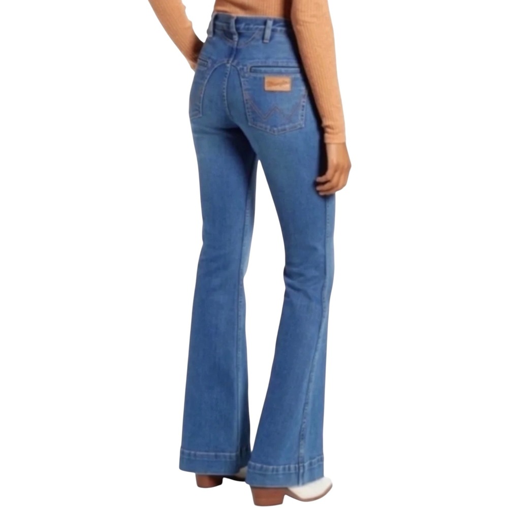Wrangler Western Yoke High Rise Flare Jeans Size 29 Classic Medium Blue Wash
